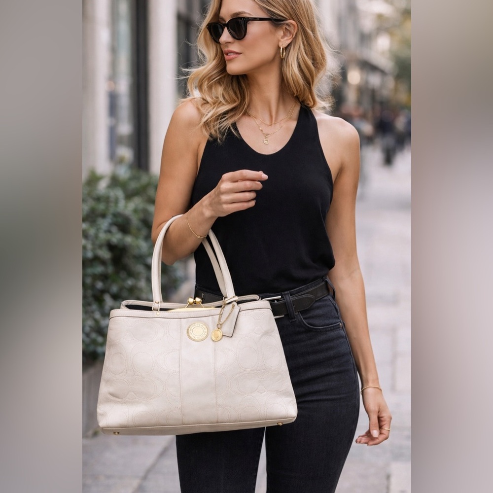 Coach Kristin Embossed Signature Kisslock Doctor Bag